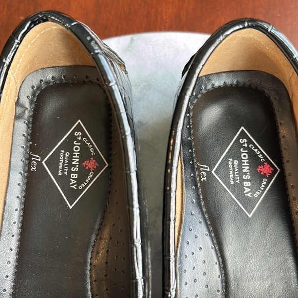 St. John s Bay black loafer flex size 7.5 M EUC worn once on cruise whip stitch - Picture 3 of 11